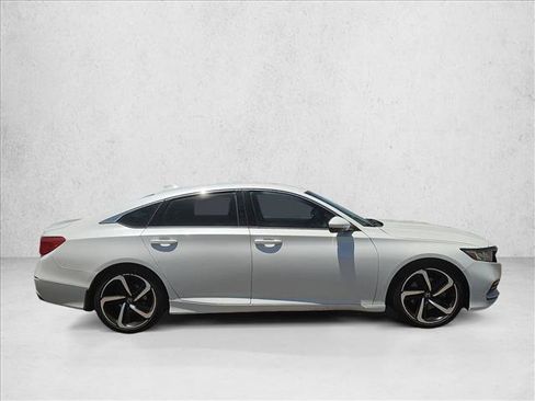 Used 2018 Honda Accord Sport image 4