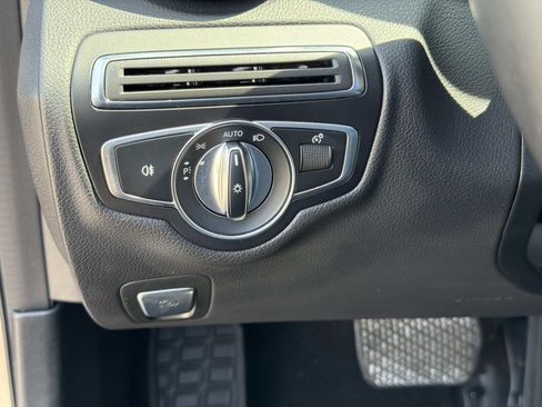 Used 2019 Mercedes-Benz C 300 Sedan image 21