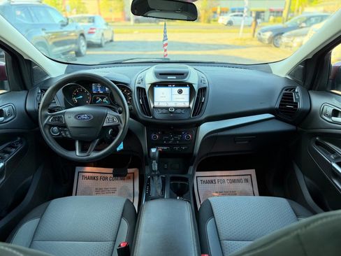 Used 2017 Ford Escape SE w/ Equipment Group 201A FWD image 16
