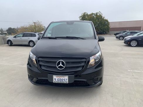 Used 2017 Mercedes-Benz Metris Passenger image 3