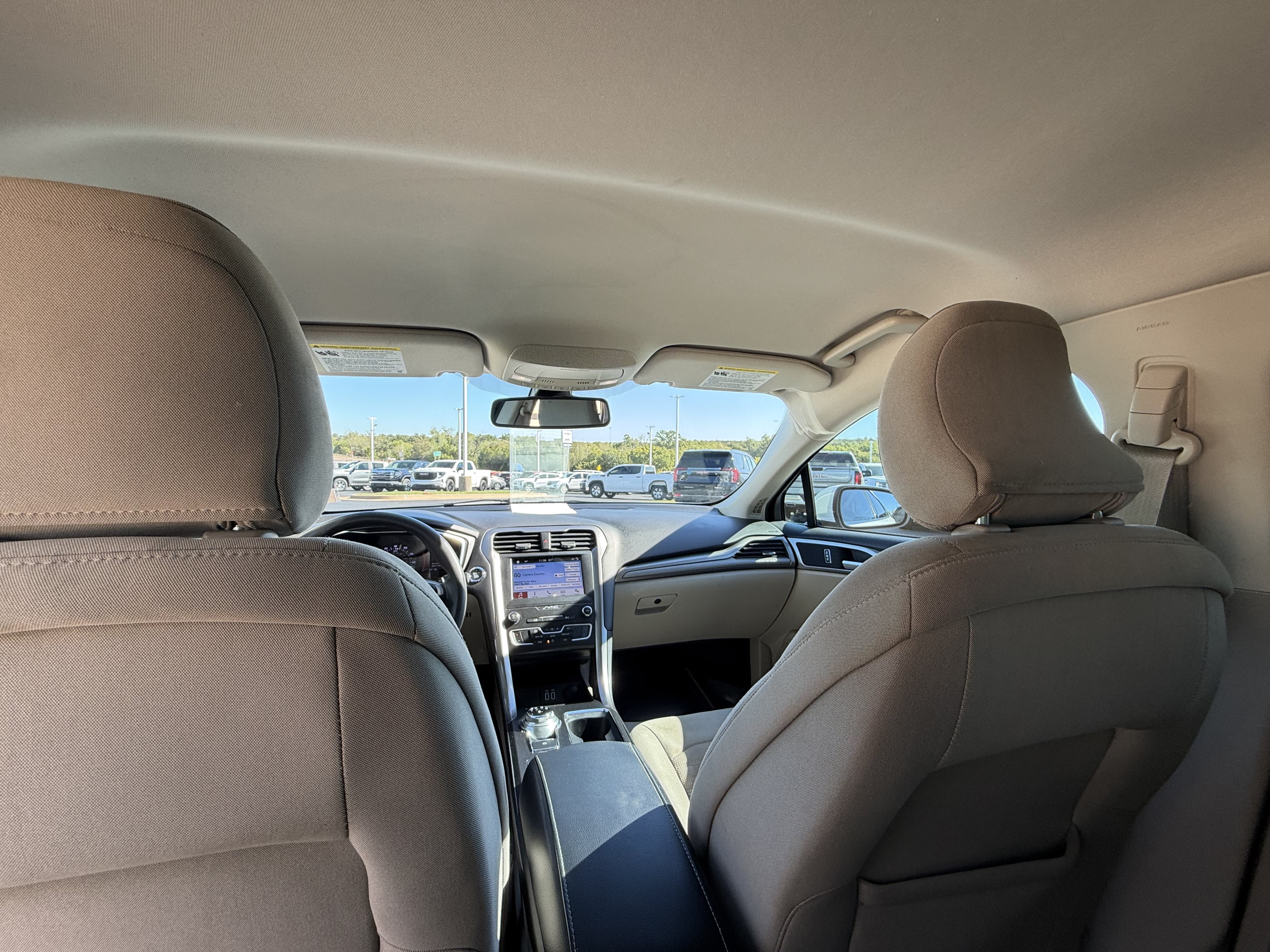 Used 2019 Ford Fusion SE FWD image 12