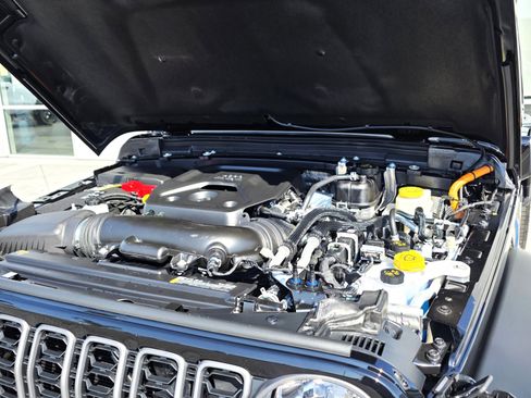 New 2025 Jeep Wrangler Sport S w/ Convenience Group image 19