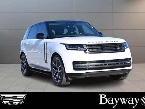 Used 2024 Land Rover Range Rover SE image 3