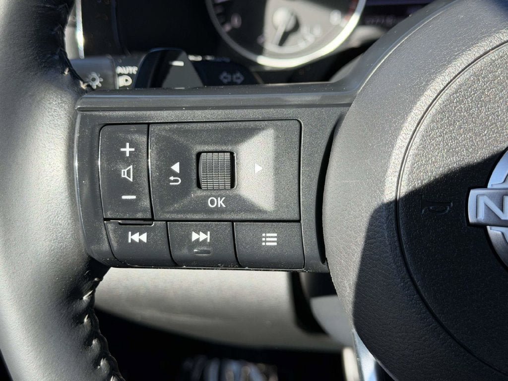 Used 2024 Nissan Pathfinder SV AWD/4WD image 22