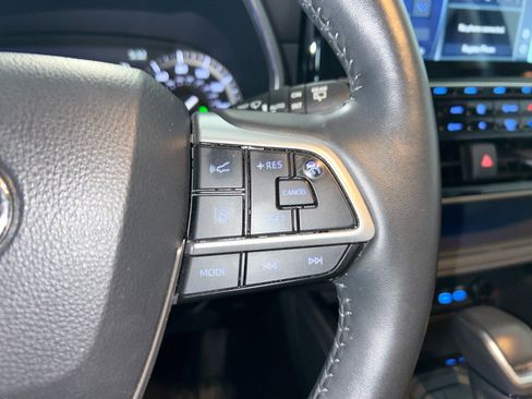 Used 2022 Toyota Highlander Platinum image 29