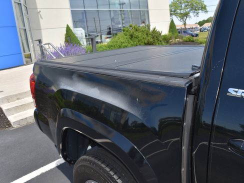 Used 2018 Toyota Tacoma SR5 RWD image 10