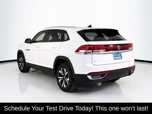 Used 2024 Volkswagen Atlas Cross Sport SE FWD image 5