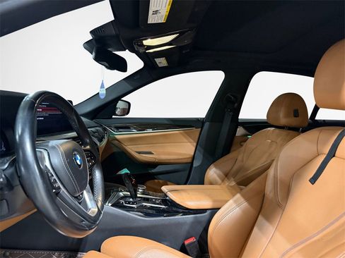 Used 2021 BMW 530i xDrive image 12