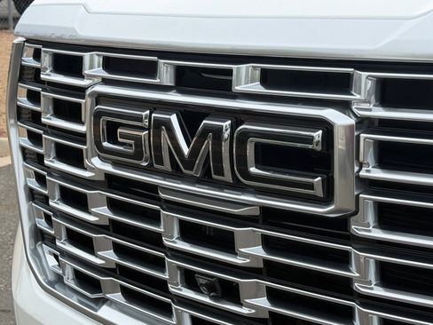 Used 2025 GMC Yukon Denali w/ Denali Reserve Package AWD/4WD image 34