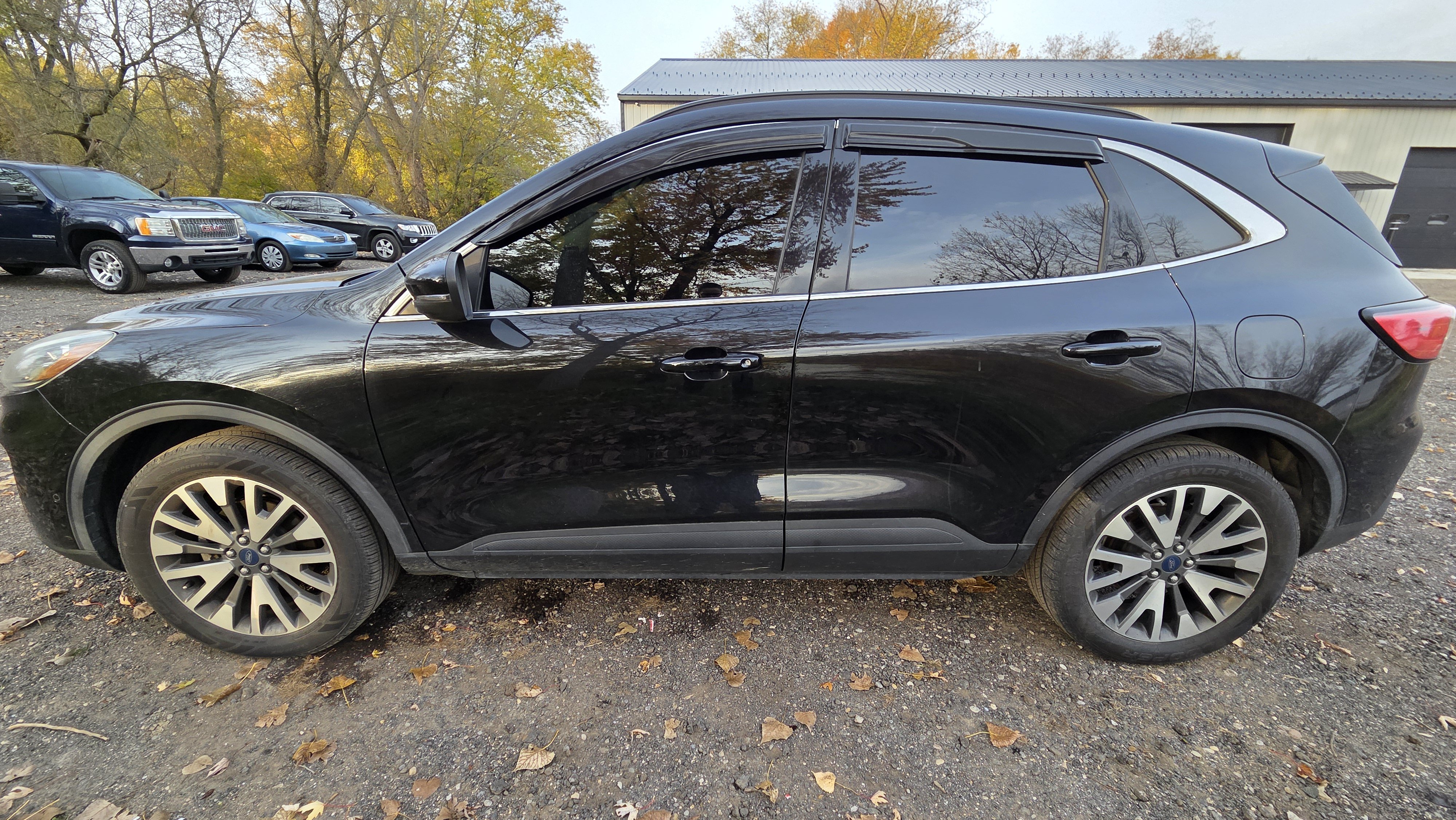 Used 2020 Ford Escape Titanium AWD/4WD image 18