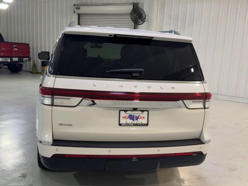 Used 2024 Lincoln Navigator L Reserve image 8