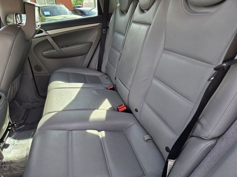 Used 2010 Porsche Cayenne image 19