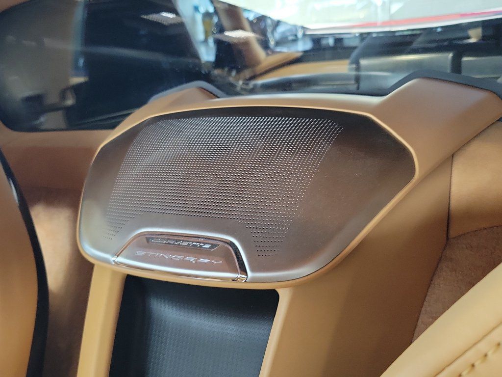 Used 2025 Chevrolet Corvette Stingray Premium Cpe w/ Z51 Performance Package RWD image 27