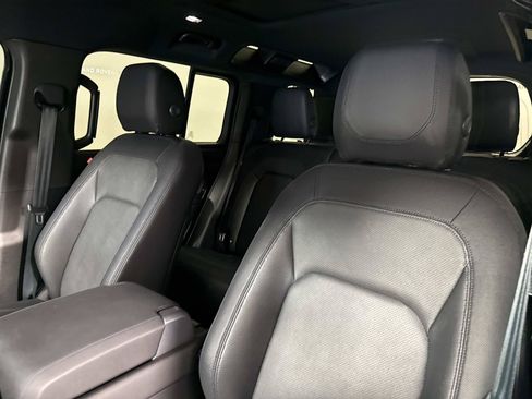 Used 2024 Land Rover Defender 110 X-Dynamic SE AWD/4WD image 19