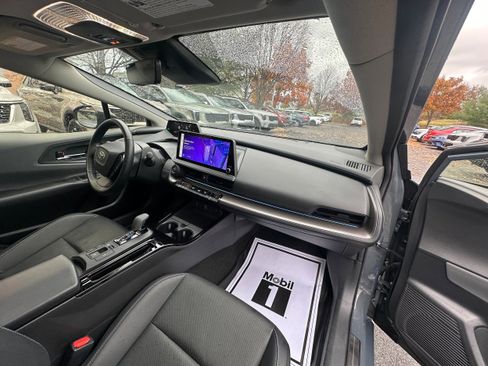 Used 2023 Toyota Prius LE image 23