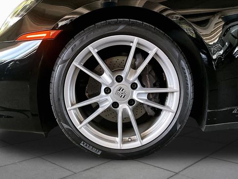 Used 2024 Porsche 911 Carrera RWD image 10