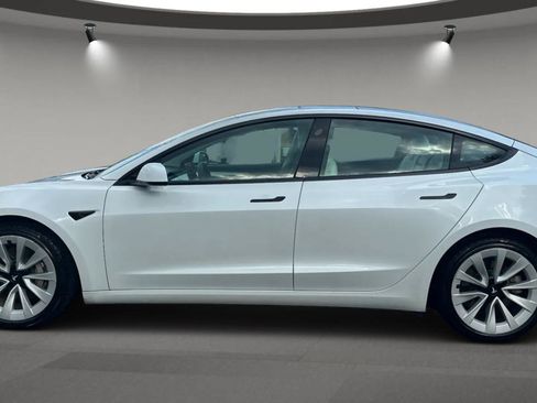 Used 2022 Tesla Model 3 Long Range AWD/4WD image 3