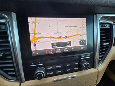 Used 2018 Porsche Macan S image 13