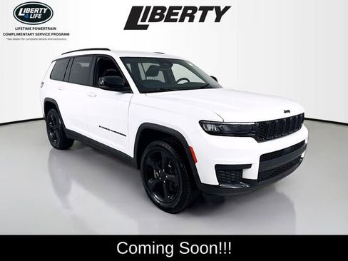 Used 2021 Jeep Grand Cherokee L Laredo image 1