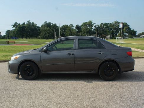 Used 2013 Toyota Corolla L FWD image 8