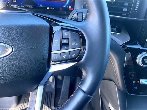 Used 2022 Ford Explorer Platinum w/ Technology Package image 17