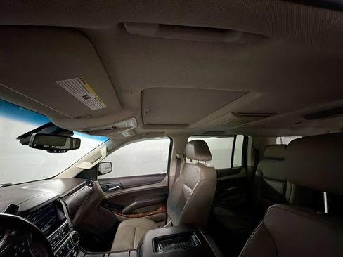 Used 2019 Chevrolet Suburban Premier RWD image 19