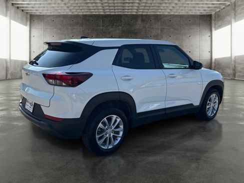 Used 2024 Chevrolet TrailBlazer LS w/ LS Convenience Package FWD image 5