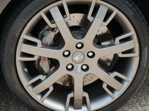 Used 2011 Maserati GranTurismo Convertible image 9