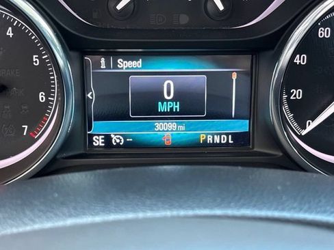 Used 2019 Buick Envision Essence FWD image 18