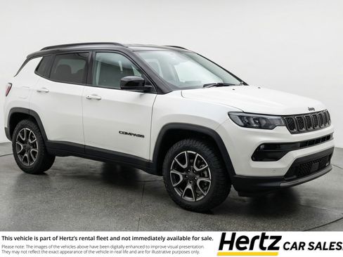 Used 2025 Jeep Compass Trailhawk AWD/4WD image 1