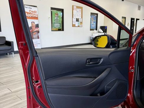 Used 2025 Toyota Corolla LE FWD image 15