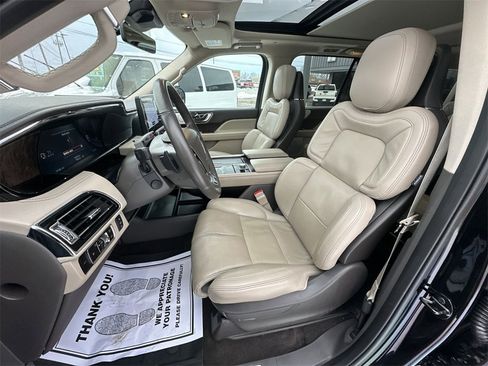 Used 2023 Lincoln Navigator L Reserve w/ Equipment Group 201A image 10