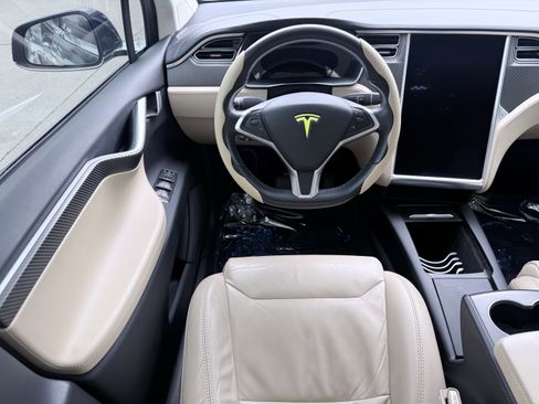 Used 2017 Tesla Model X 75D image 53