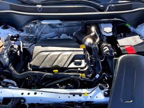 Used 2025 Chevrolet Trax RS w/ Sunroof Package image 32