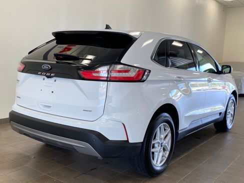 Used 2022 Ford Edge SEL w/ Convenience Package image 9