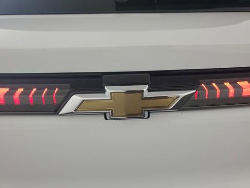 New 2026 Chevrolet Equinox EV LT image 29