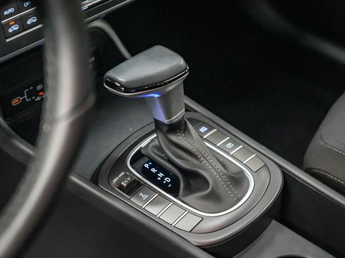 Used 2024 Hyundai Kona SEL AWD/4WD image 19