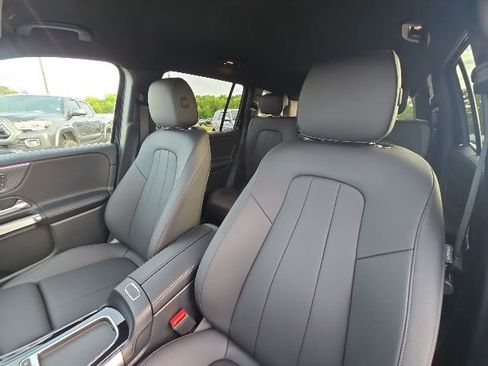 Used 2025 Mercedes-Benz GLB 250 image 22