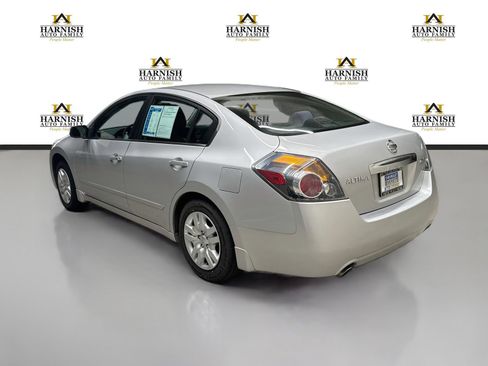 Used 2011 Nissan Altima 2.5 S FWD image 9