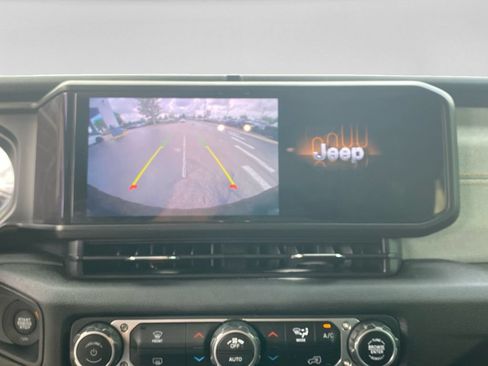 Used 2024 Jeep Wrangler Unlimited AWD/4WD image 23