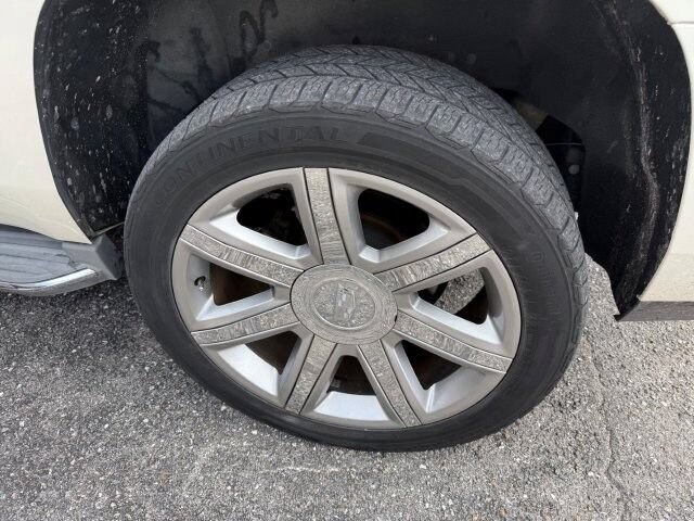 Used 2015 Cadillac Escalade Luxury RWD image 7