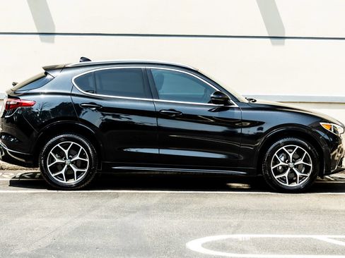 Used 2021 Alfa Romeo Stelvio Ti AWD/4WD image 10