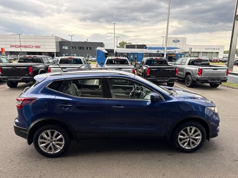 Used 2021 Nissan Rogue Sport SV w/ Technology Package AWD/4WD image 5