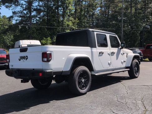 Used 2023 Jeep Gladiator Sport AWD/4WD image 3