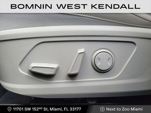 Used 2023 Kia Sorento SX image 14