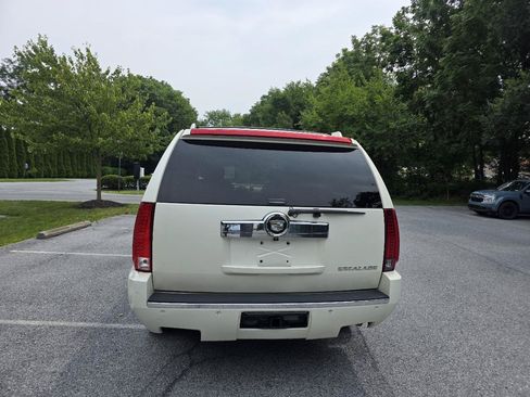 Used 2007 Cadillac Escalade ESV AWD w/ Information Package image 5