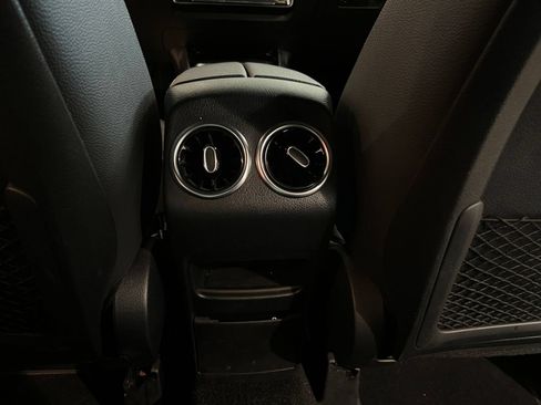 Used 2025 Mercedes-Benz GLA 250 image 24