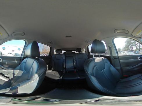 Used 2024 Kia Sorento S image 40