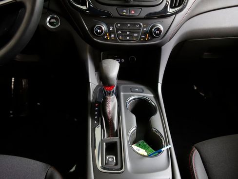 Used 2024 Chevrolet Equinox RS image 17