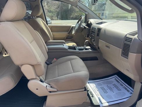 Used 2010 Nissan Titan SE w/ SE Value Truck Pkg image 20